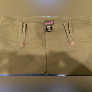 Like New Woman’s Flirtatious SZ 5 Army Green Dress Pant